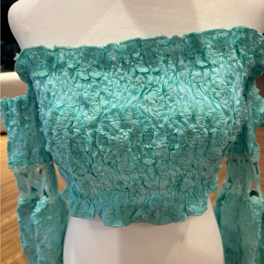 Elegant Off-Shoulder Lace Crop Top in Turquoise